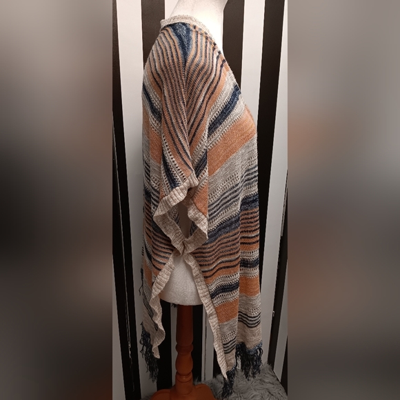 Woven fringed kimono - Picture 6 of 9